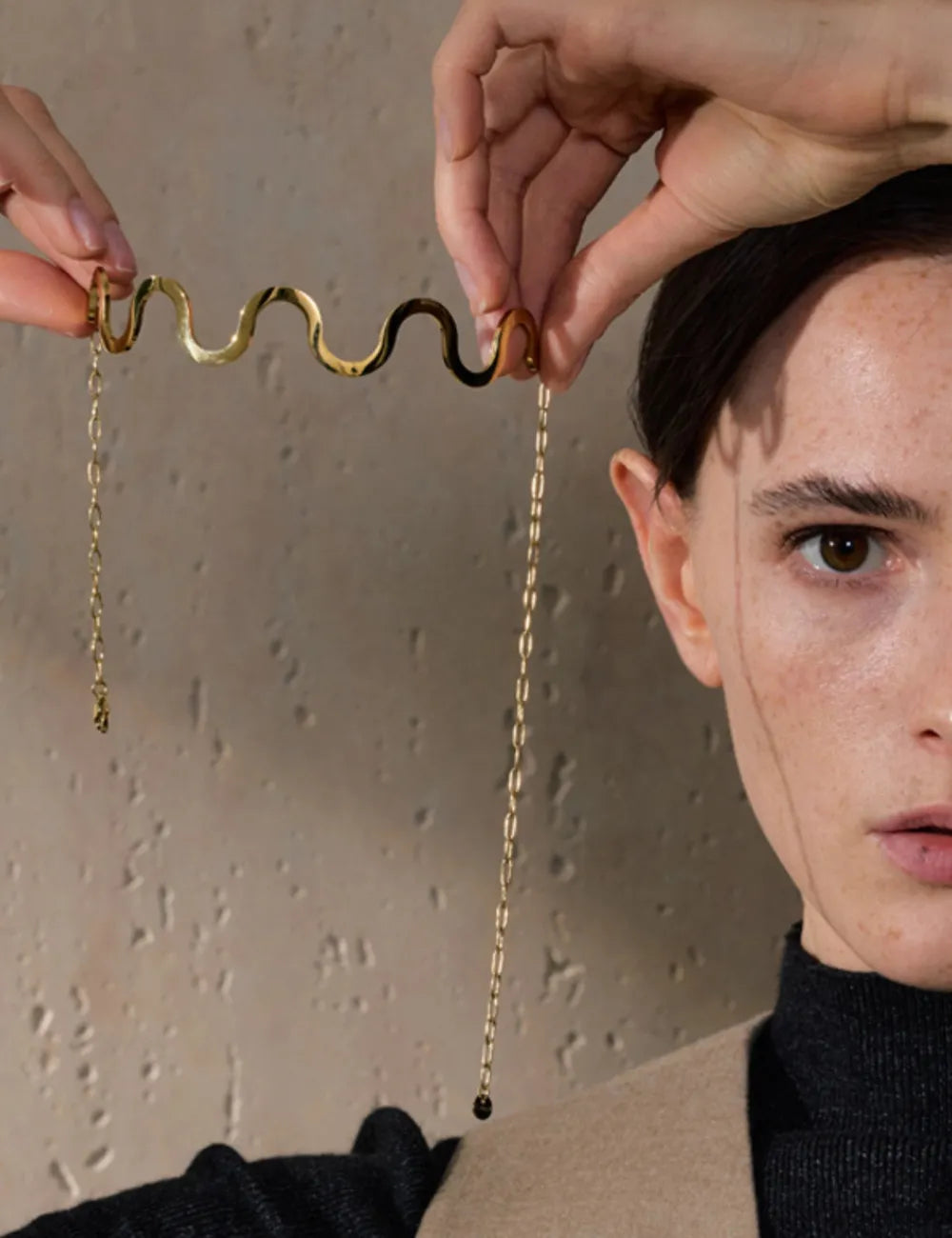 Wave Motif Choker Necklace