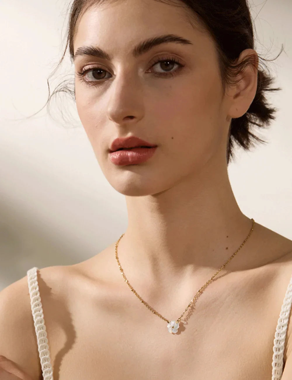 Leros Shell Flower Pendant Necklace