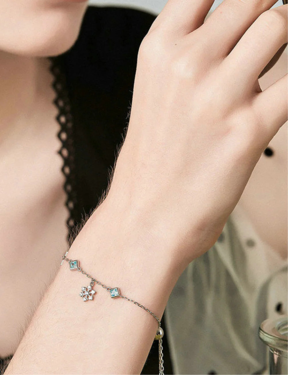 Aurora Snowflake Pavé Bracelet
